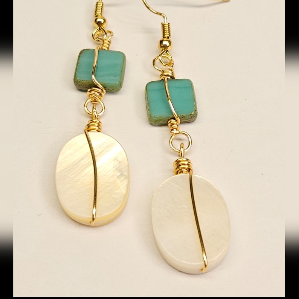 Mother of Pearl And Turquoise Glass Beaded Earrings - Picture 3 of 6